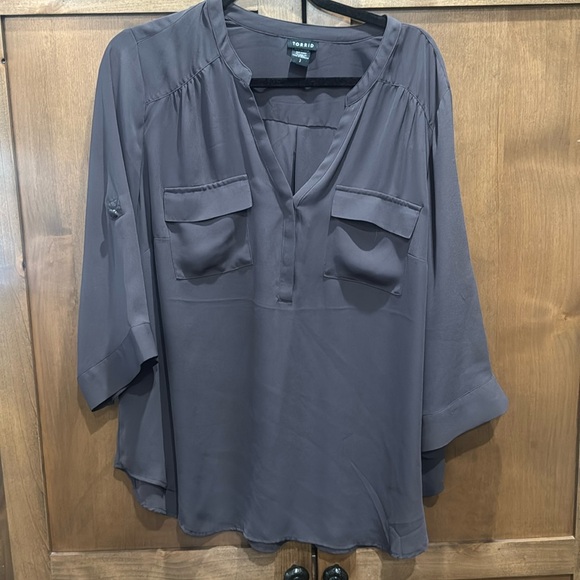 Torrid size 2 Harper, dark gray Women's Gray Blouse - Picture 1 of 5